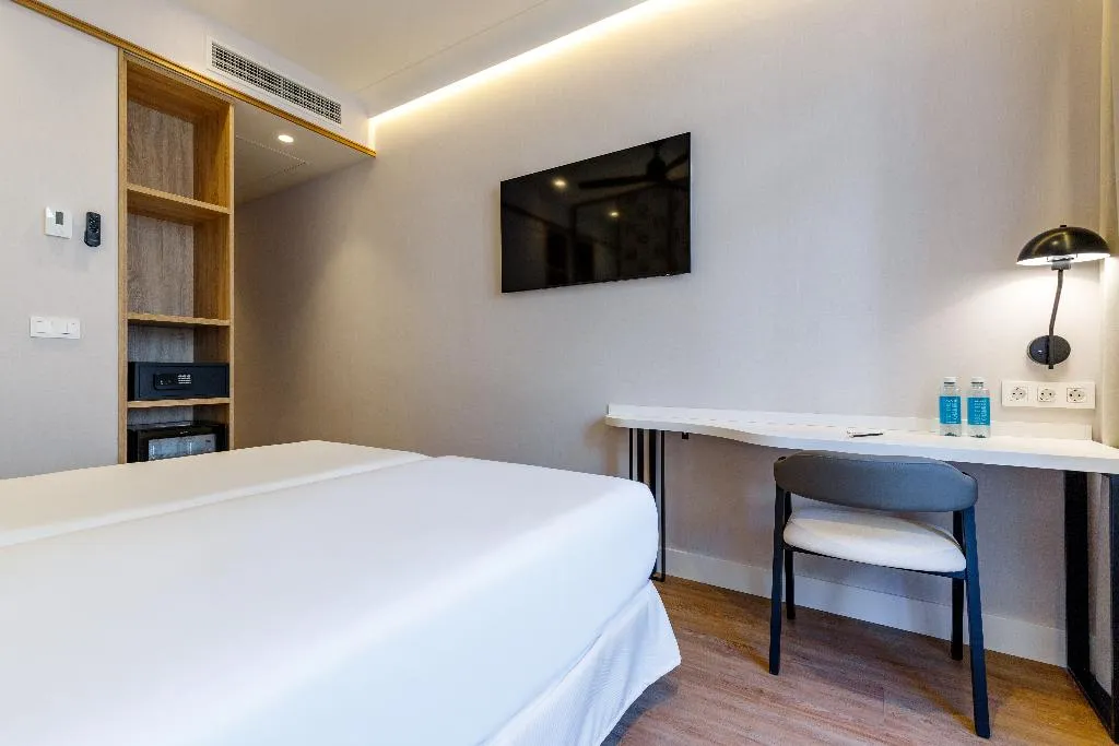 Double or Twin STANDARD Room, Petit Palace Plaza de la Reina, Valencia