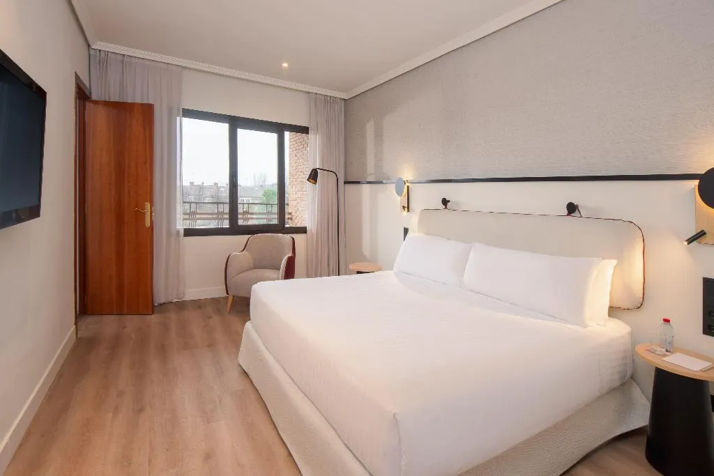 SUITE STANDARD Room, Madrid Alameda Aeropuerto Affiliated By Melia, Madrid