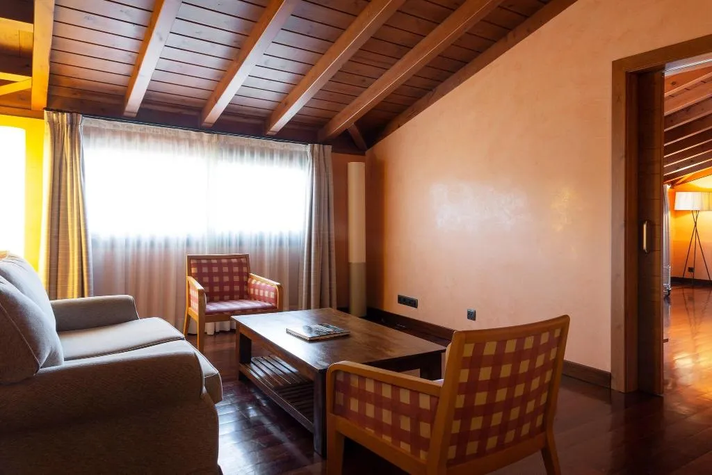 Room, Montanya Hotel & Lodge, Costa Brava