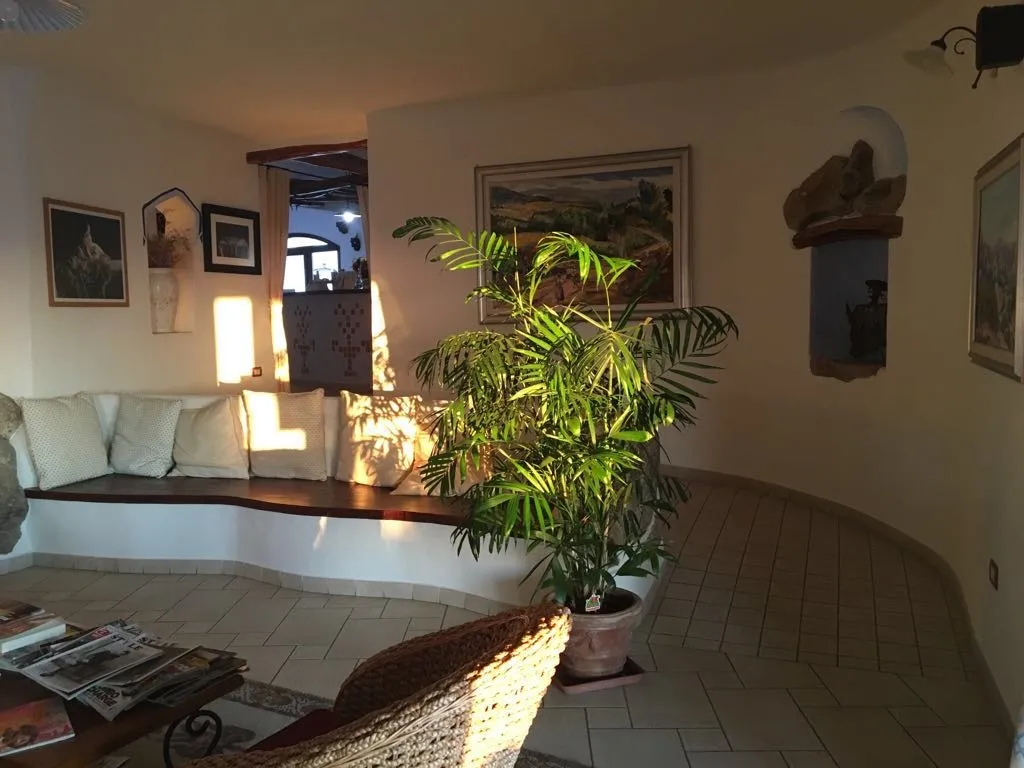 Lobby, Nuraghe Arvu, Olbia