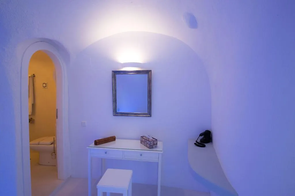 Room, Abyssanto Suites & Spa, Santorini