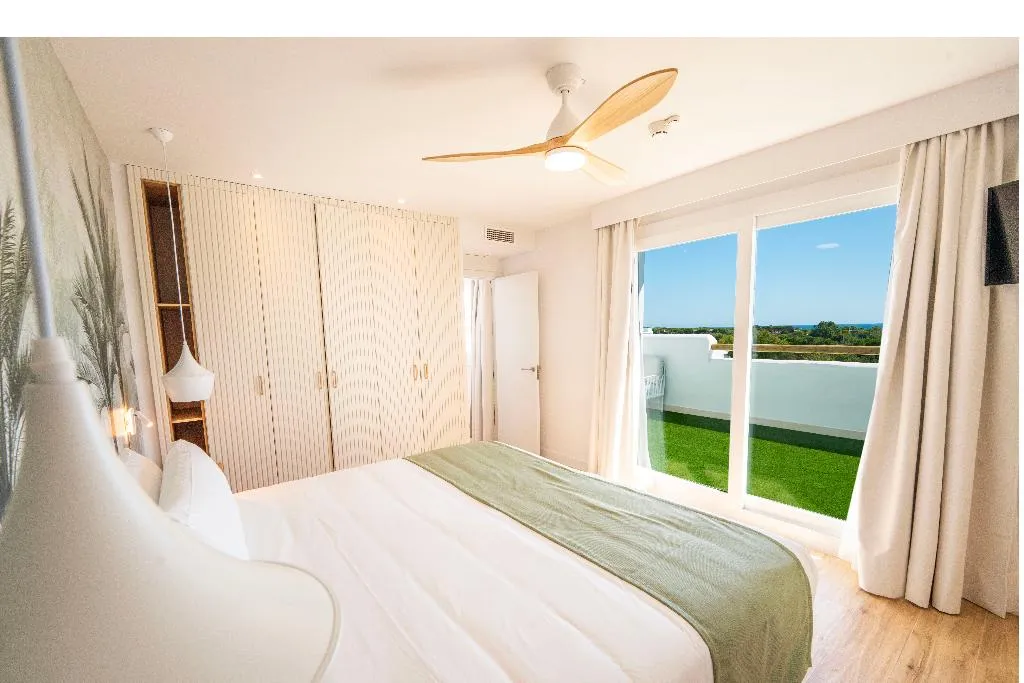 APARTMENT SEA VIEW ONE BEDROOM Room, Punta Candor Suites, Costa De La Luz