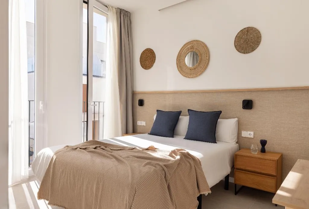 APARTMENT TWO BEDROOMS WITH TERRACE Room, Líbere Valencia Ruzafa, Valencia