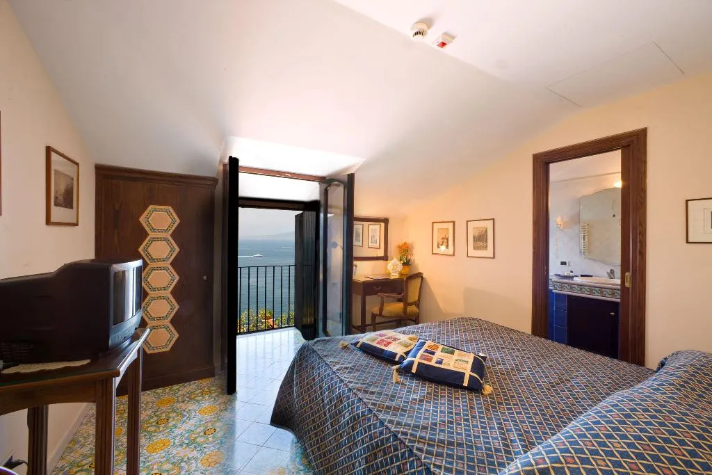 Double or Twin SUPERIOR Room, La Tonnarella, Naples
