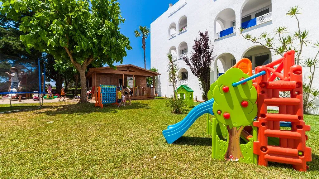 Sports and Entertainment, Apartamentos Globales Lord Nelson, Menorca