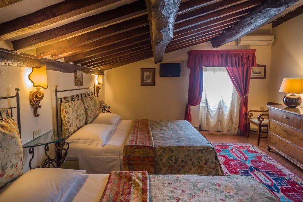 TRIPLE CLASSIC Room, San Michele, Perugia