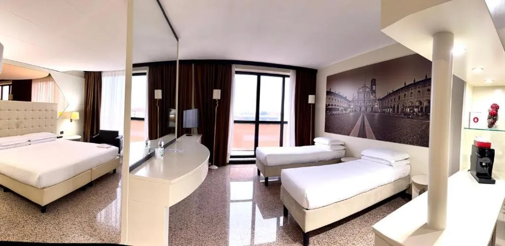 QUADRUPLE STANDARD Room, Hotel Diamante, Milan