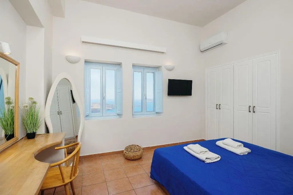 Room, Kastro Suites, Santorini