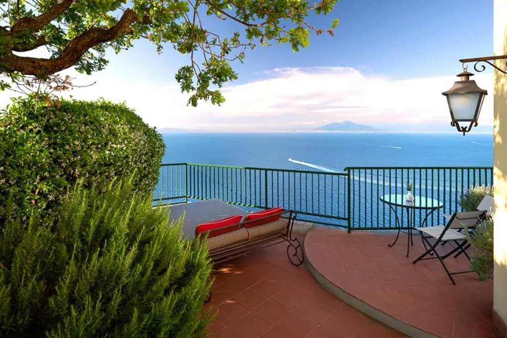 SUITE STANDARD Room, Caesar Augustus, Naples
