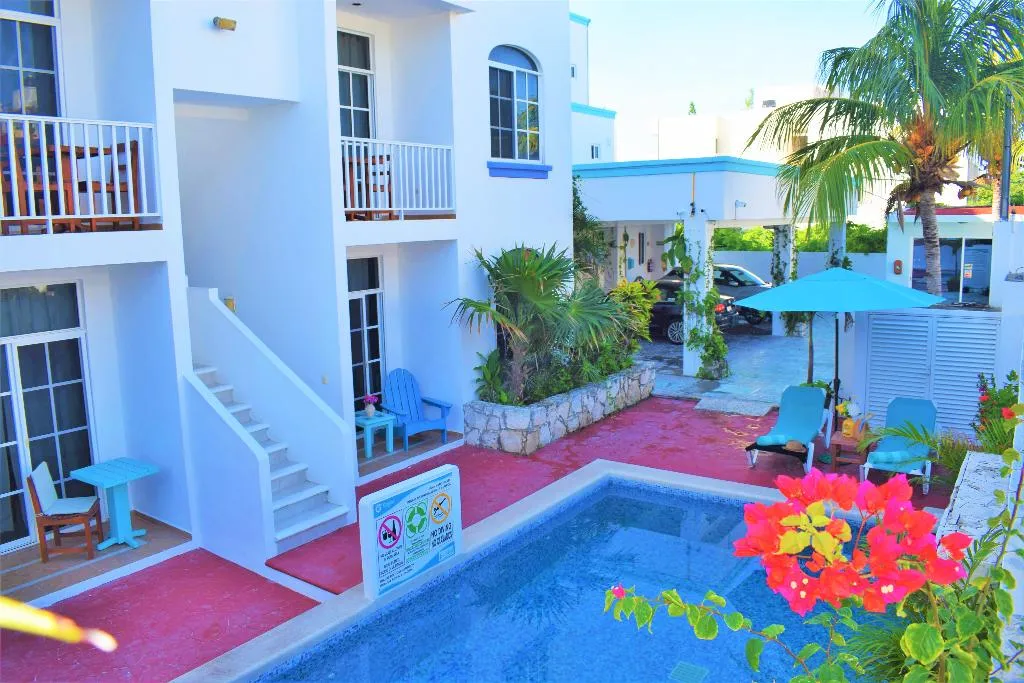 Pool, Corales Suites, Cancun Area