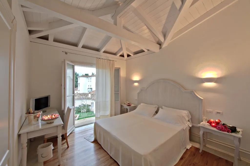 Double or Twin DELUXE Room, Tarthesh Hotel, Cagliari