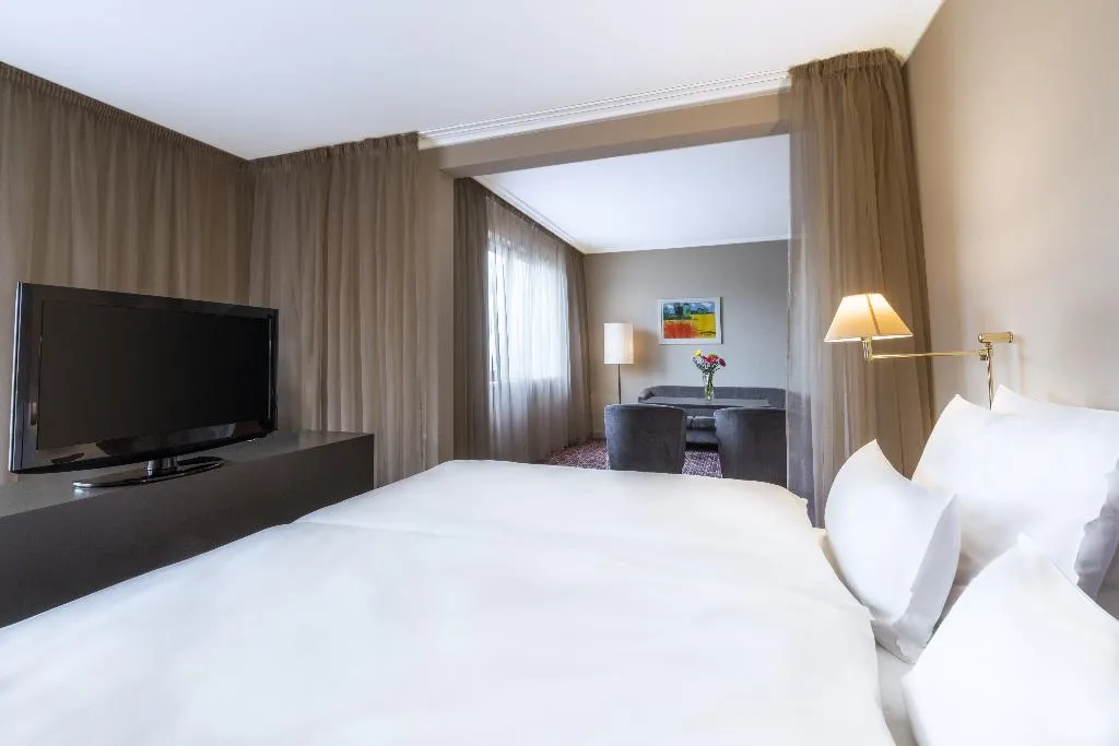 JUNIOR SUITE STANDARD Room, NH Collection Prague, Prague