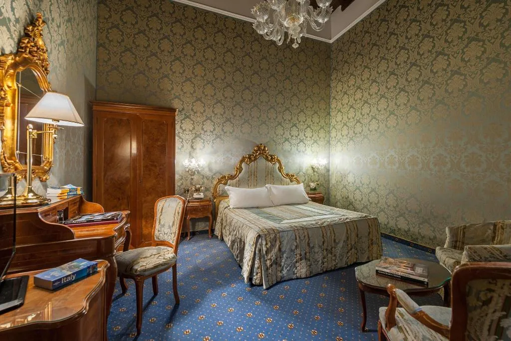 Room, Hotel Al Ponte Antico, Venice