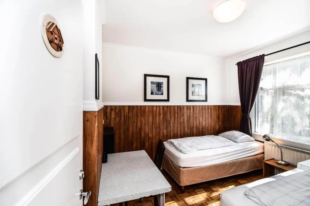 Room, Aurora Guesthouse, Reykjavik