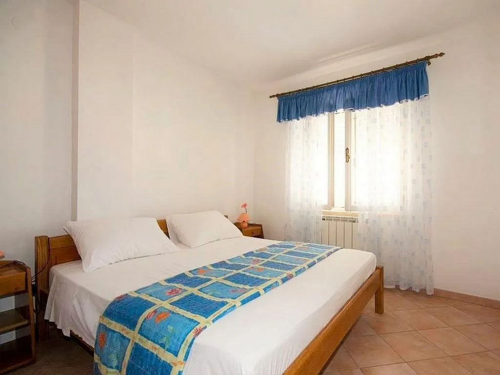 APARTMENT CAPACITY 5 Room, Apartments Valentin Vrsar, Istria