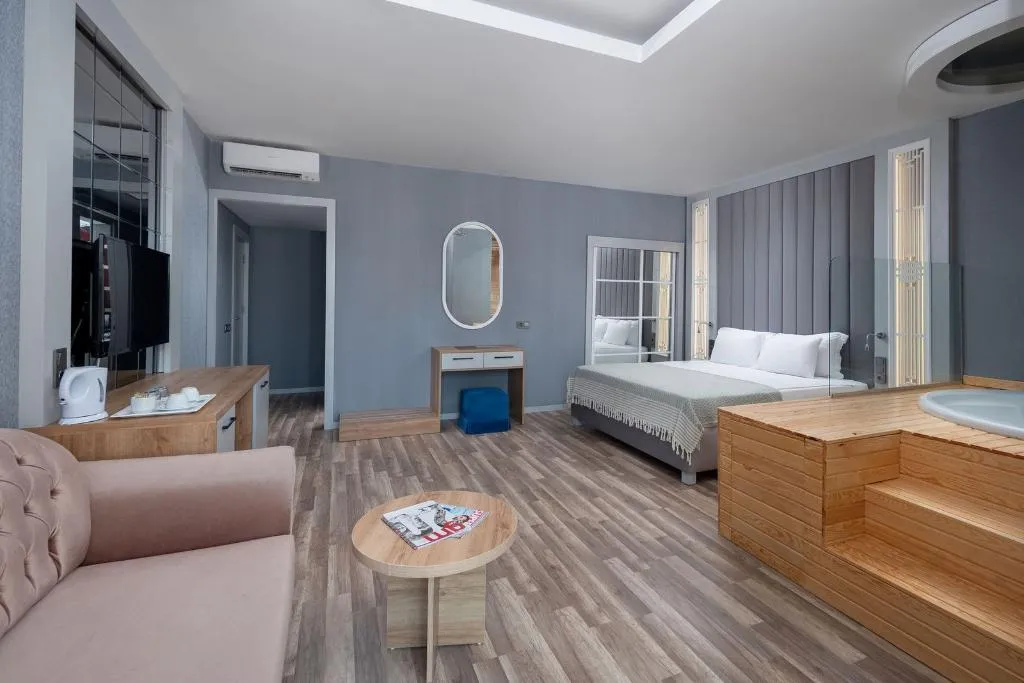 JUNIOR SUITE SEA VIEW Room, Siam Elegance Hotel & Spa, Antalya