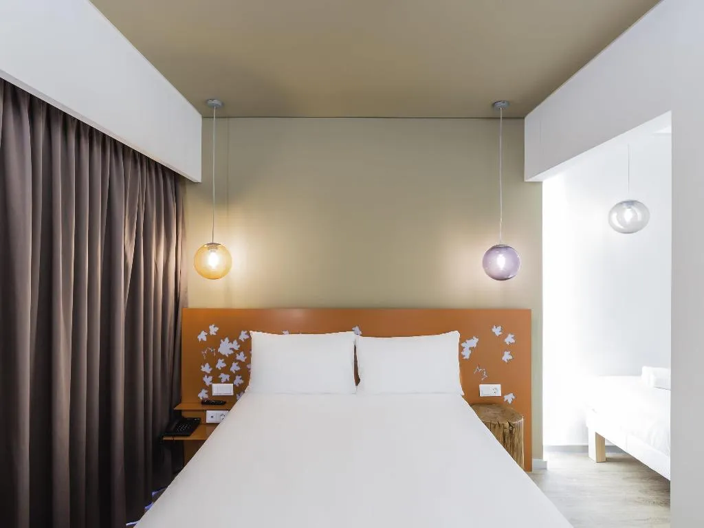 DOUBLE SUPERIOR Room, ibis Styles Lisboa Centro Marquês de Pombal, Lisbon