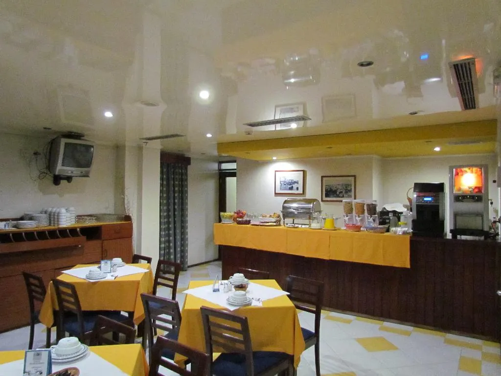 Lobby, A.S. São João da Madeira, Porto