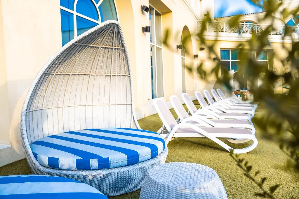 Pool, Millennium Lakeview Hotel, Dubai