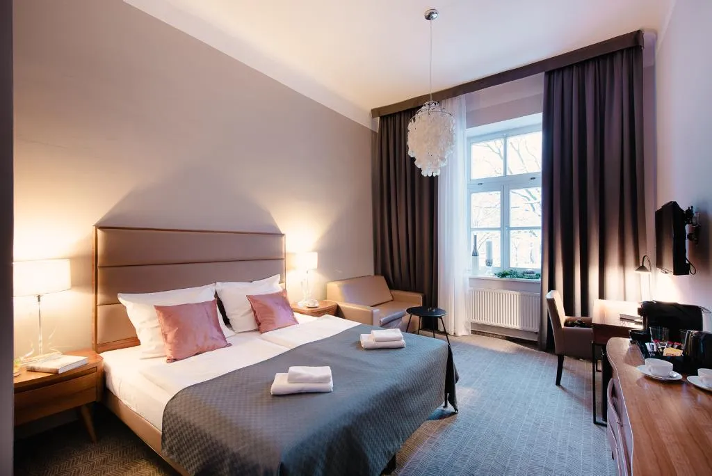 QUADRUPLE DELUXE Room, Aparthotel Old Town, Krakow