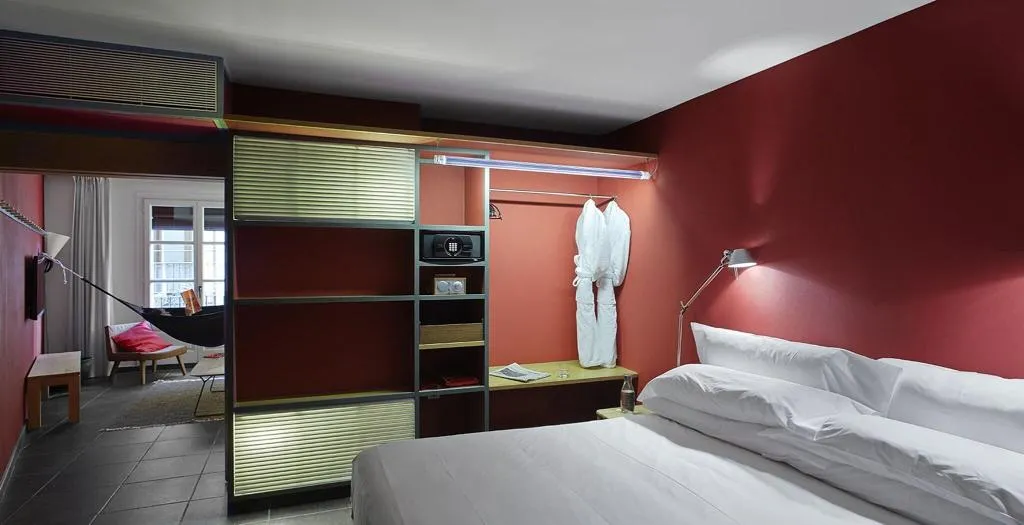 SUITE KING SIZE BED Room, Casa Camper Barcelona, Barcelona