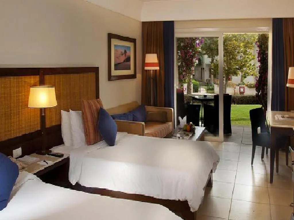DOUBLE DELUXE Room, Grand Rotana Resort & Spa, Red Sea Riviera