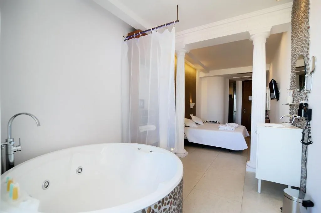 JUNIOR SUITE SEA VIEW Room, Gabbana Beach, Valencia