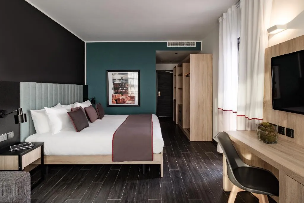 SUITE WITH TERRACE Room, be.HOTEL, Malta