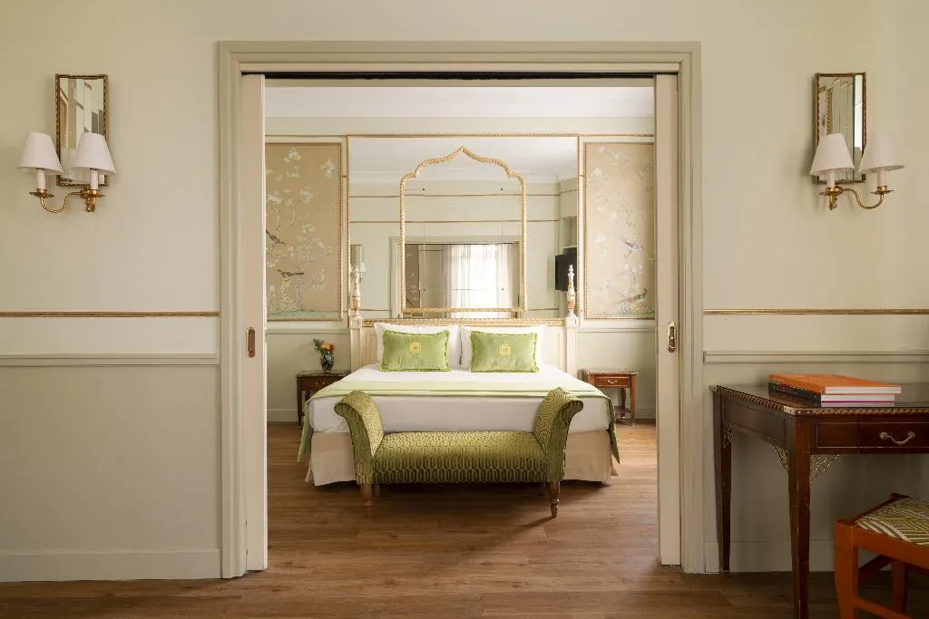 Room, Degli Aranci, Rome