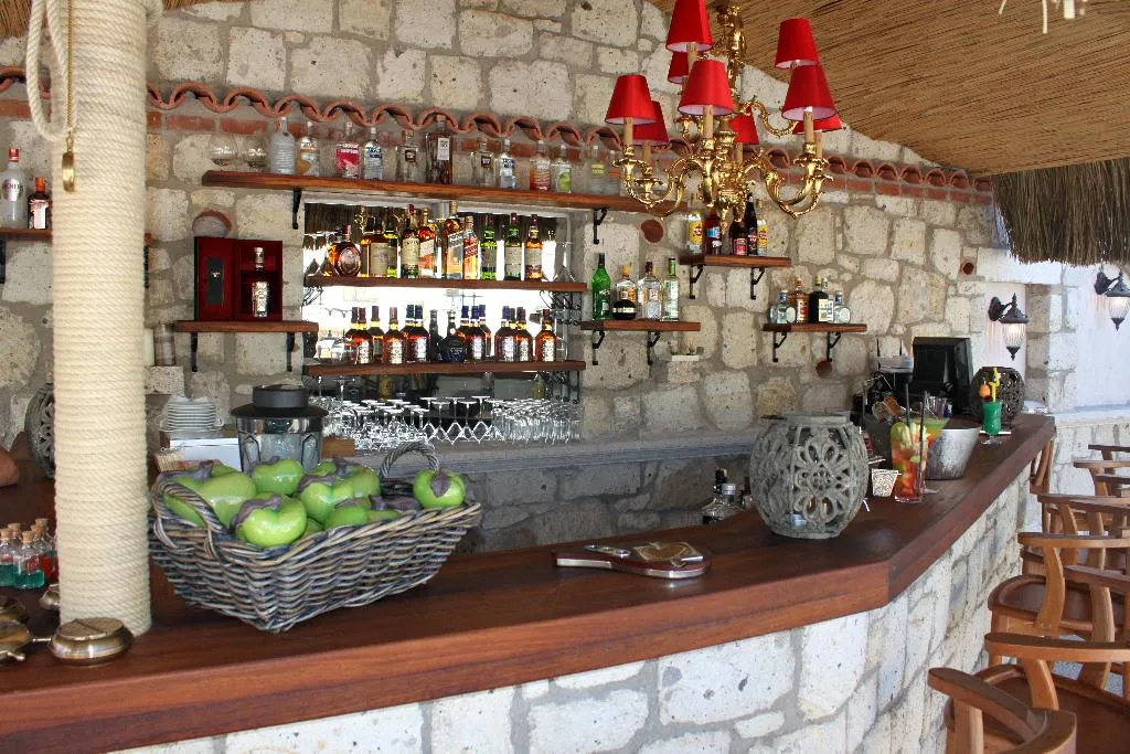 Bar, Erendira Hotel, Izmir