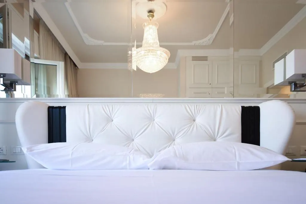 Room, Luxury Suite Milano Duomo, Milan