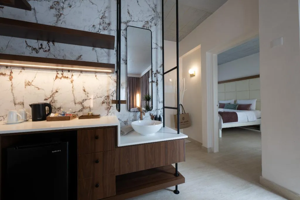 Room, King Jason, Cyprus