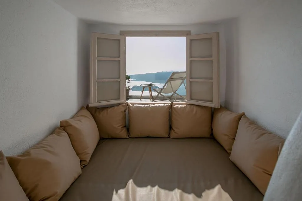 Room, Globe Suites, Santorini