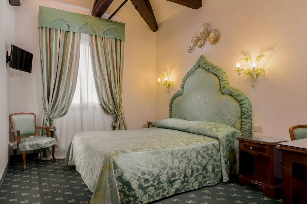 TRIPLE SUPERIOR Room, Giorgione Hotel, Venice