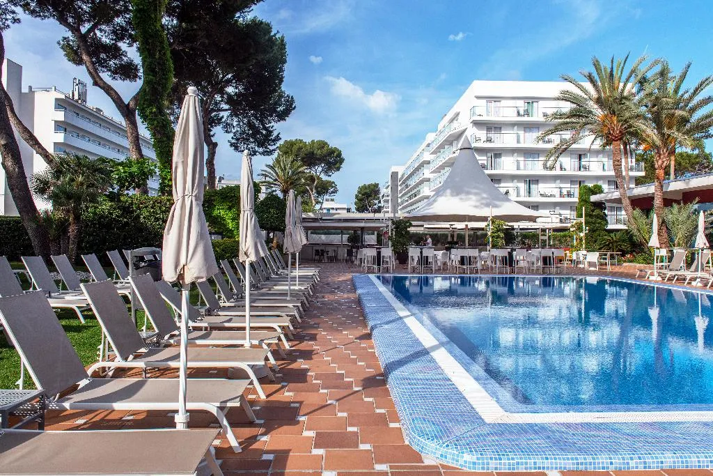 Pool, Obelisco, Majorca