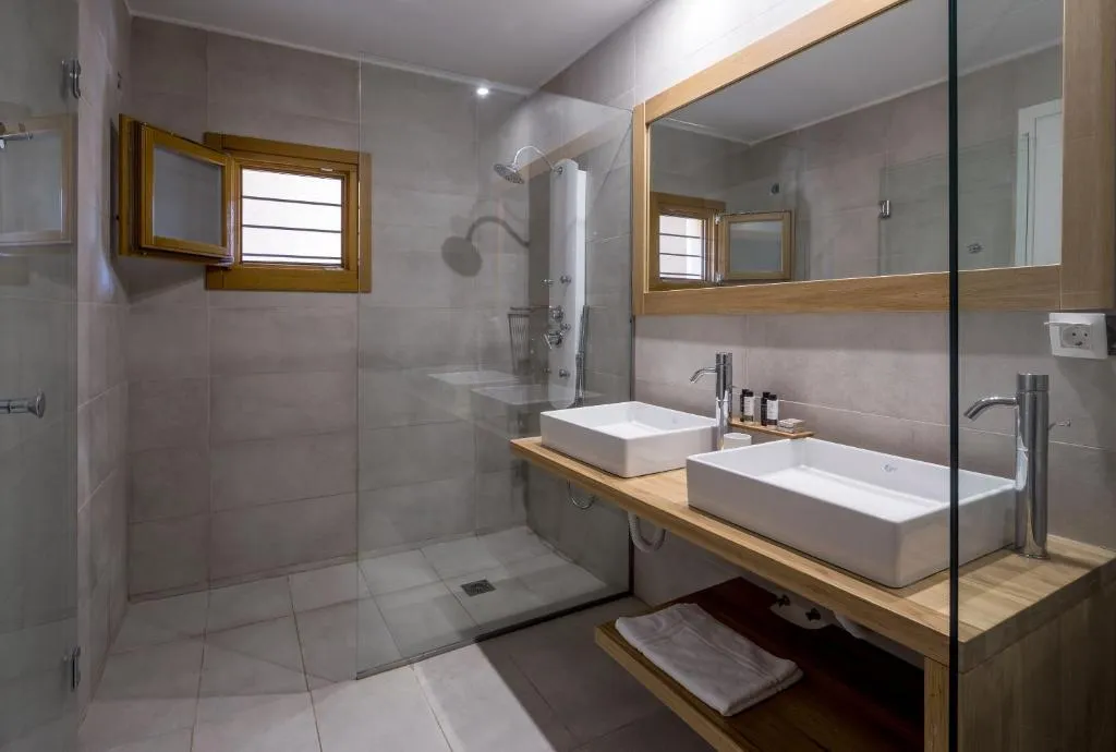 DOUBLE SUPERIOR Room, Kanapitsa Cape, Skiathos