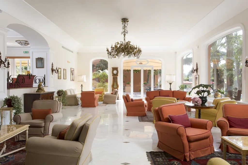 Lobby, Grand Hotel Ambasciatori, Naples