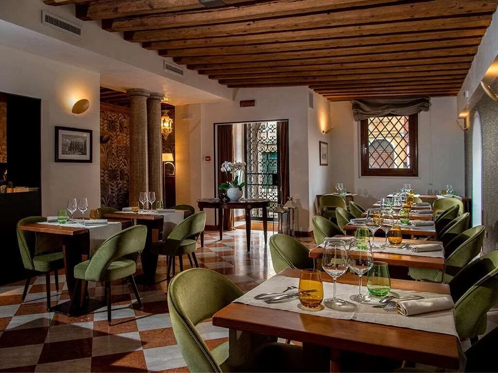 Restaurant, Sonder Salute Palace, Venice