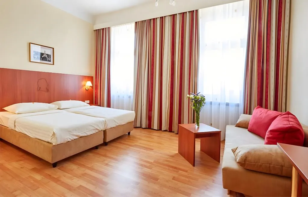 DOUBLE BUSINESS Room, Mozart, Vienna