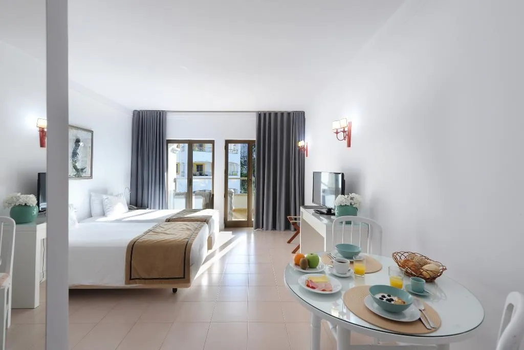 STUDIO STANDARD Room, Clube do Lago Hotel, Lisbon