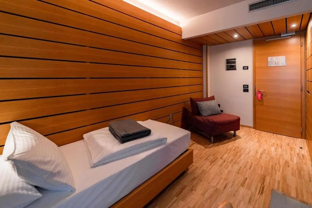 SINGLE STANDARD Room, Lake Front Hotel Mirage, Milan