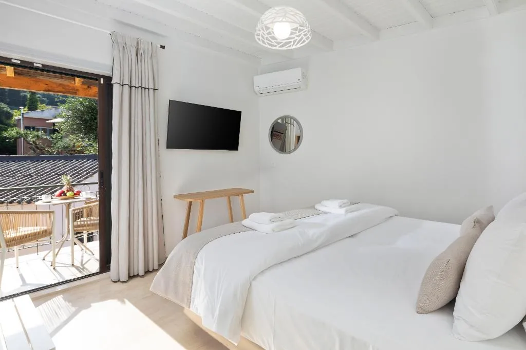 STUDIO WITH BALCONY Room, Bella Vista Beach Hotel & Studios, Corfu