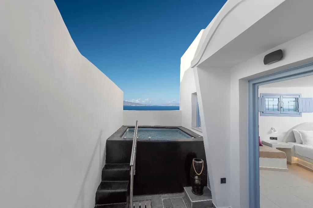 SUITE WITH JACUZZI Room, Sole D'Oro Luxury Suites, Santorini