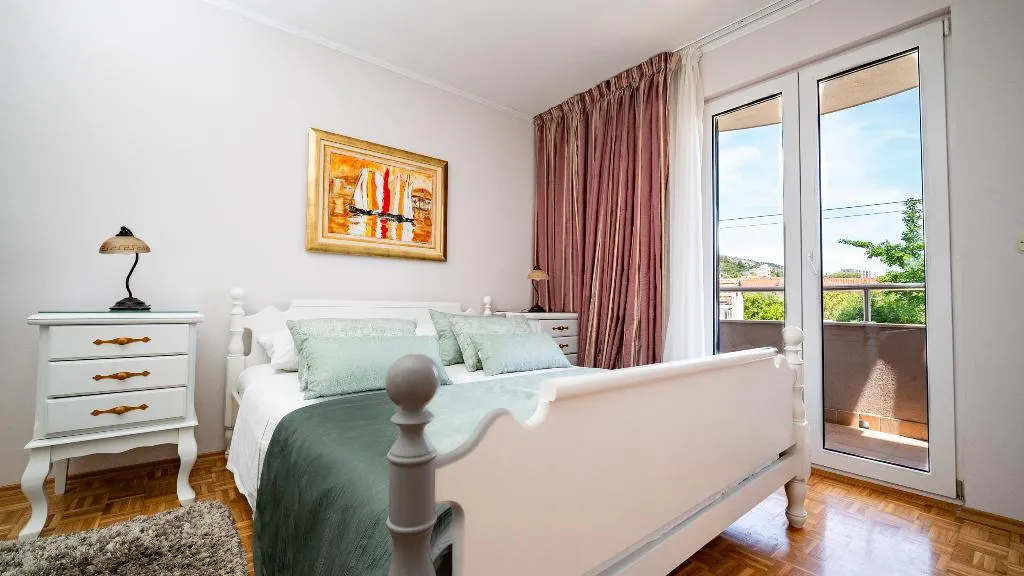 APARTMENT CAPACITY 4 TWO BEDROOMS Room, Villa Rustica Dalmatia, Split
