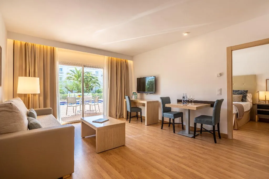 APARTMENT POOL VIEW Room, Zafiro Bahia, Majorca