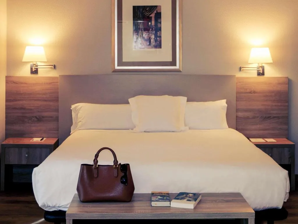 JUNIOR SUITE KING SIZE BED Room, Mercure Madrid Centro, Madrid