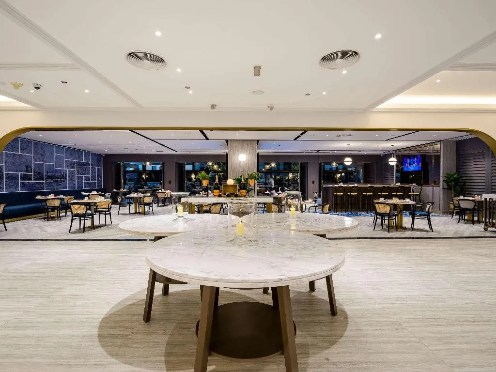 Restaurant, Sofitel Dubai Jumeirah Beach, Dubai