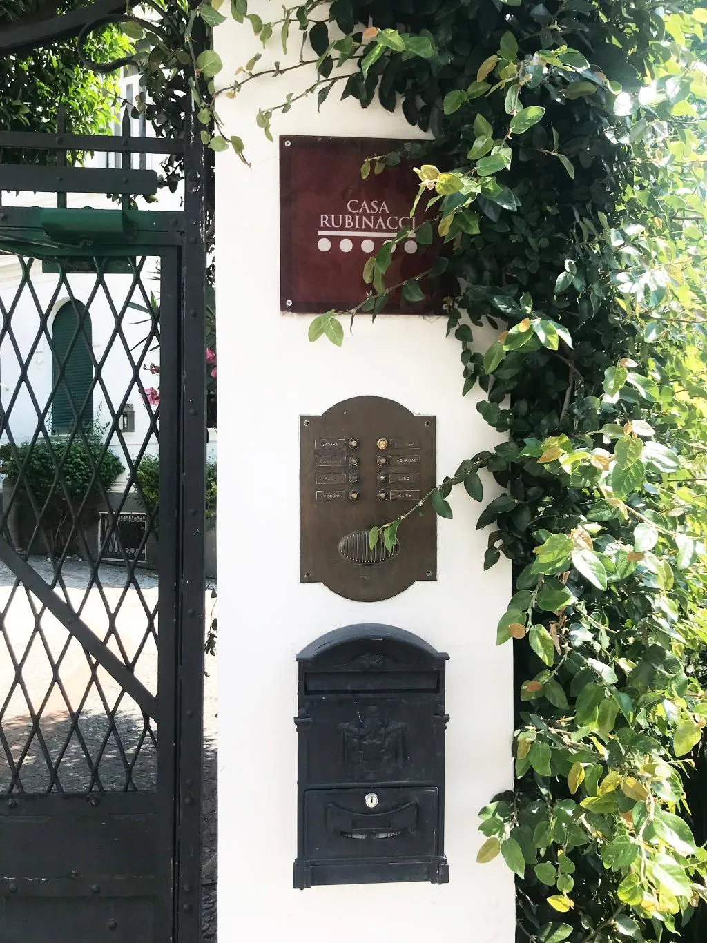 Lobby, Casa Rubinacci, Naples