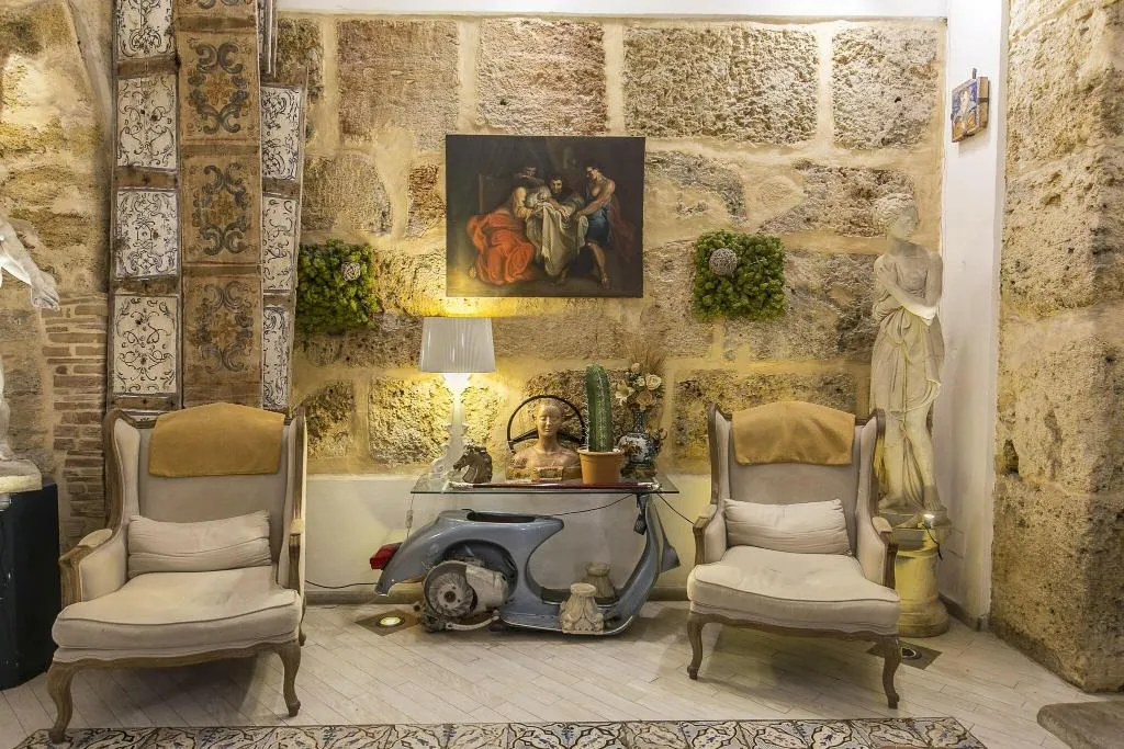 Lobby, Porta Di Castro, Palermo