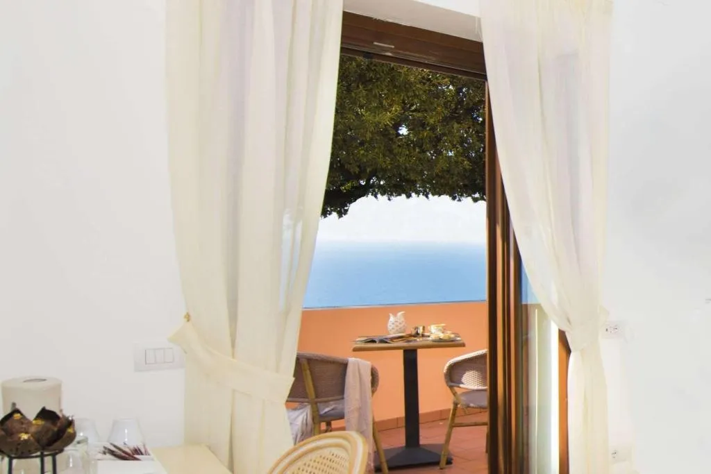 Room, Hotel Villa Gabrisa, Naples